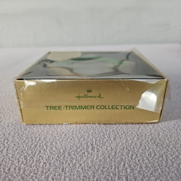 Hallmark Tree-Trimmer Christmas Eve Surprise Ornament Santa Rustic VTG 1979 MCM - Picture 10 of 12